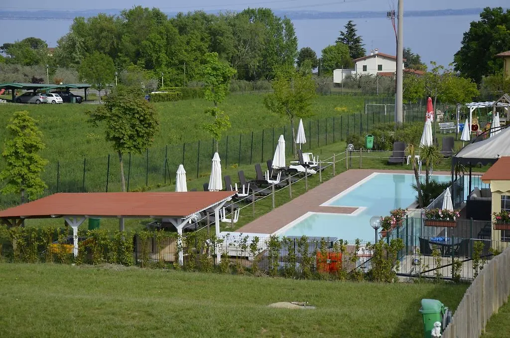 Ξενοδοχείο με διαμερίσματα Residence Karina Moniga del Garda