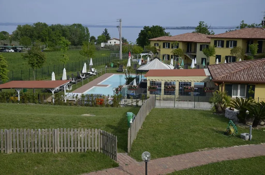 Residence Karina Moniga del Garda Ξενοδοχείο με διαμερίσματα