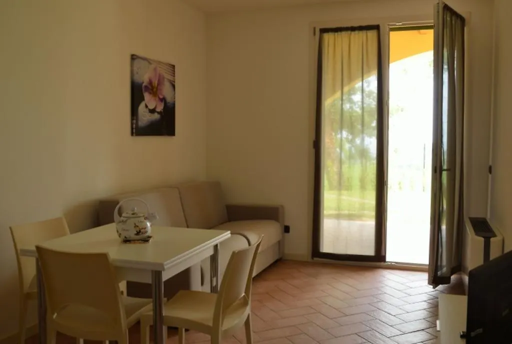 Ξενοδοχείο με διαμερίσματα Residence Karina Moniga del Garda