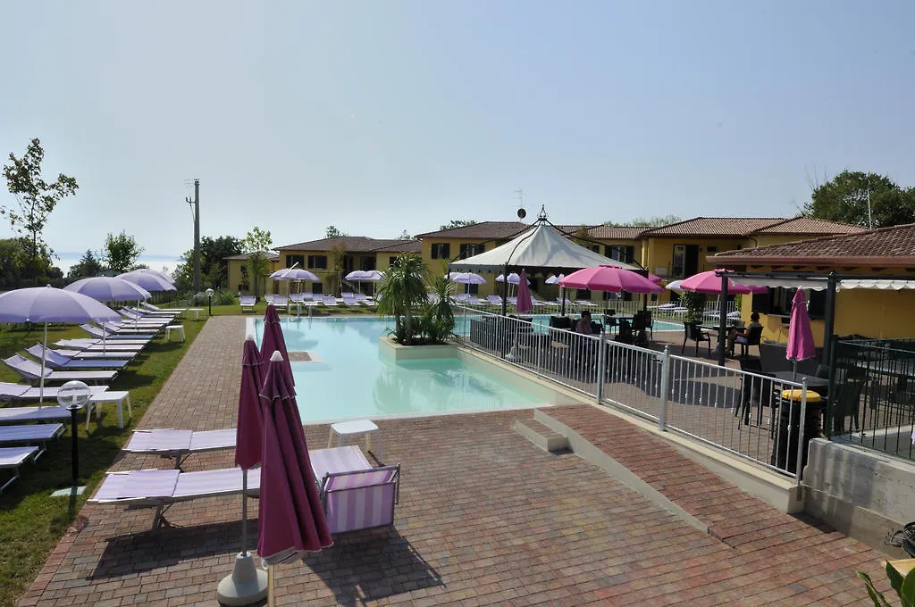 Residence Karina Moniga del Garda 2*,
