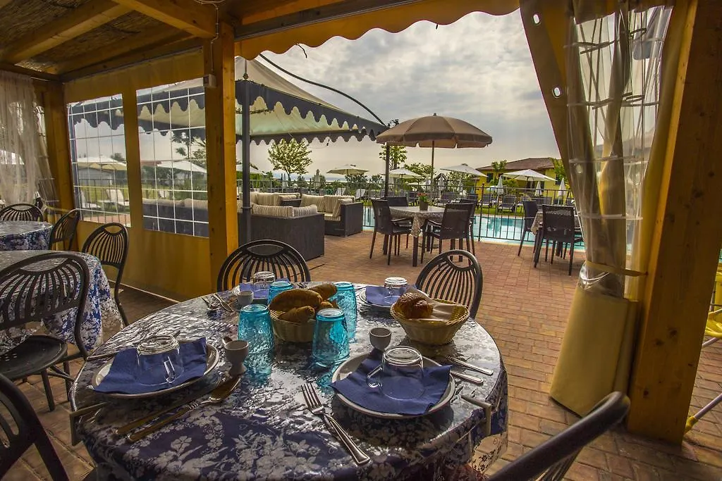 Residence Karina Moniga del Garda Ξενοδοχείο με διαμερίσματα