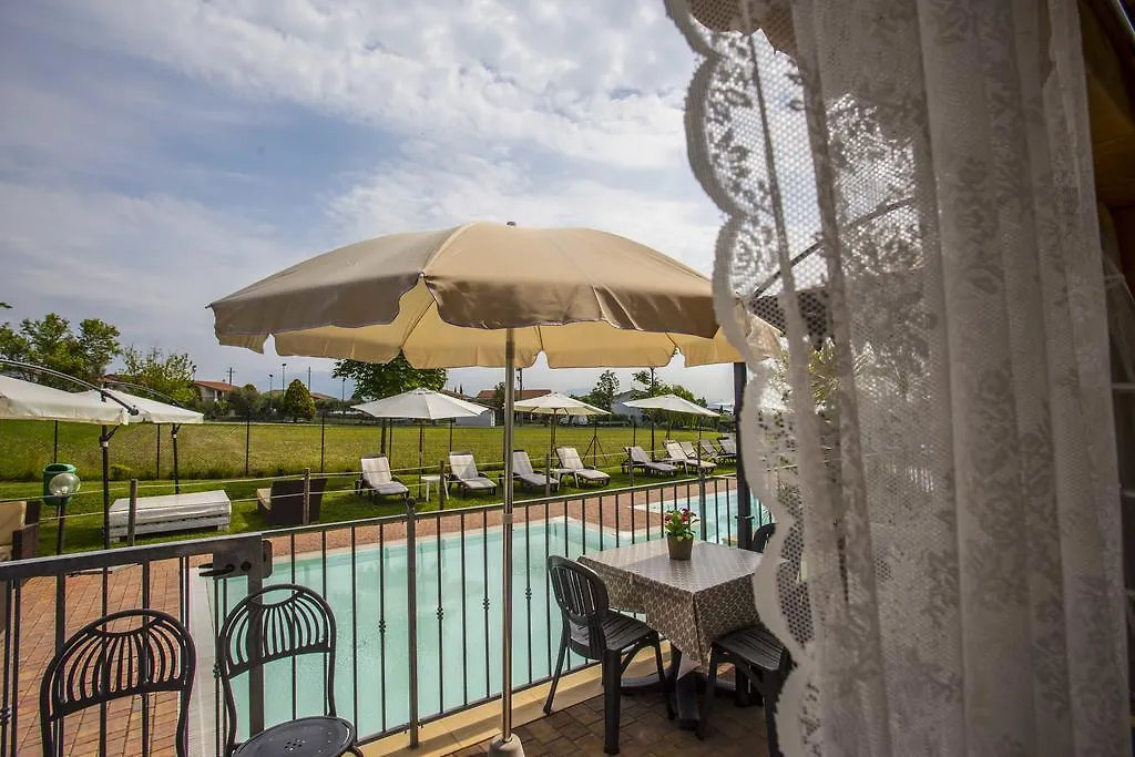 Ξενοδοχείο με διαμερίσματα Residence Karina Moniga del Garda