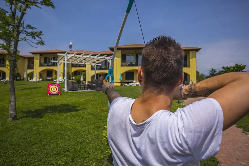 Residence Karina Moniga del Garda Ξενοδοχείο με διαμερίσματα
