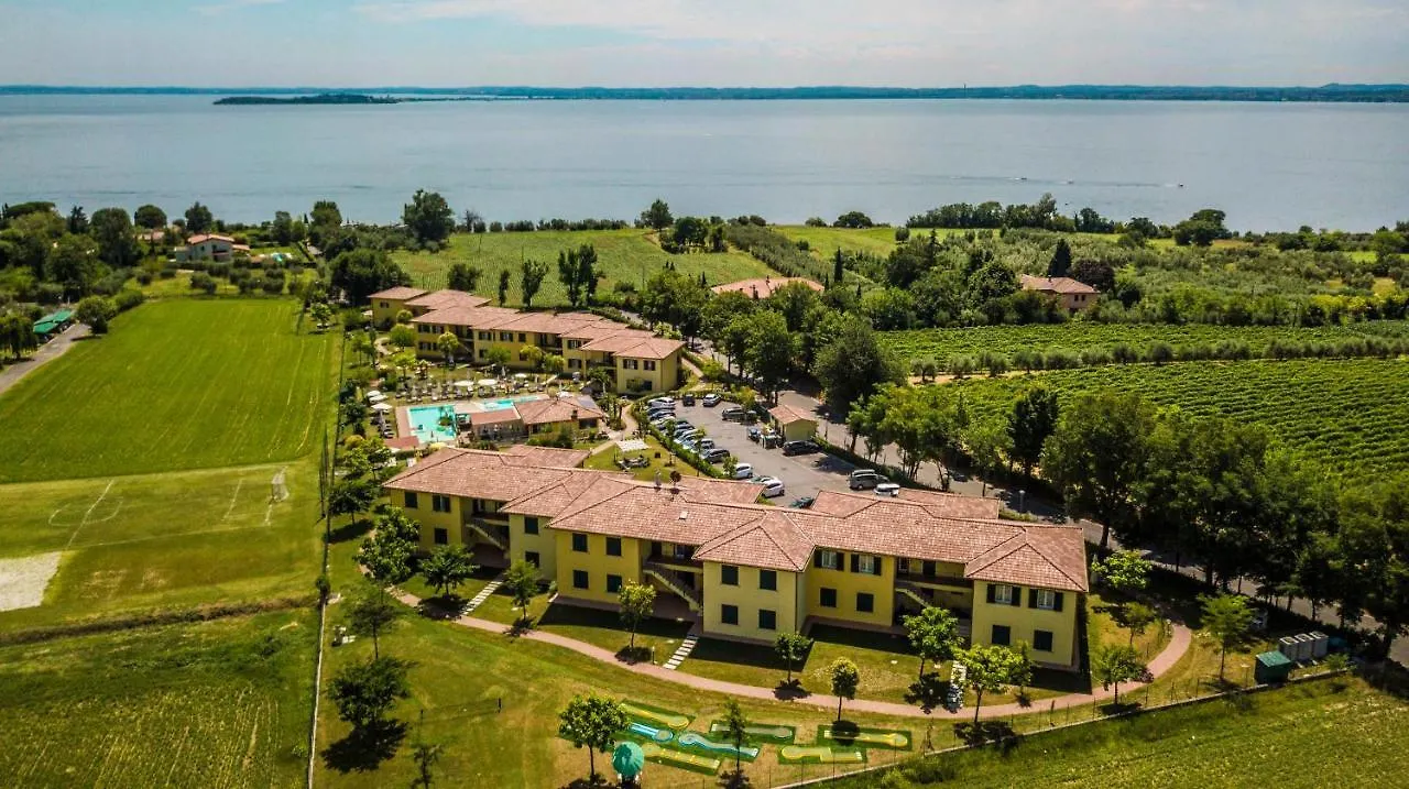 Residence Karina Moniga del Garda 2*,