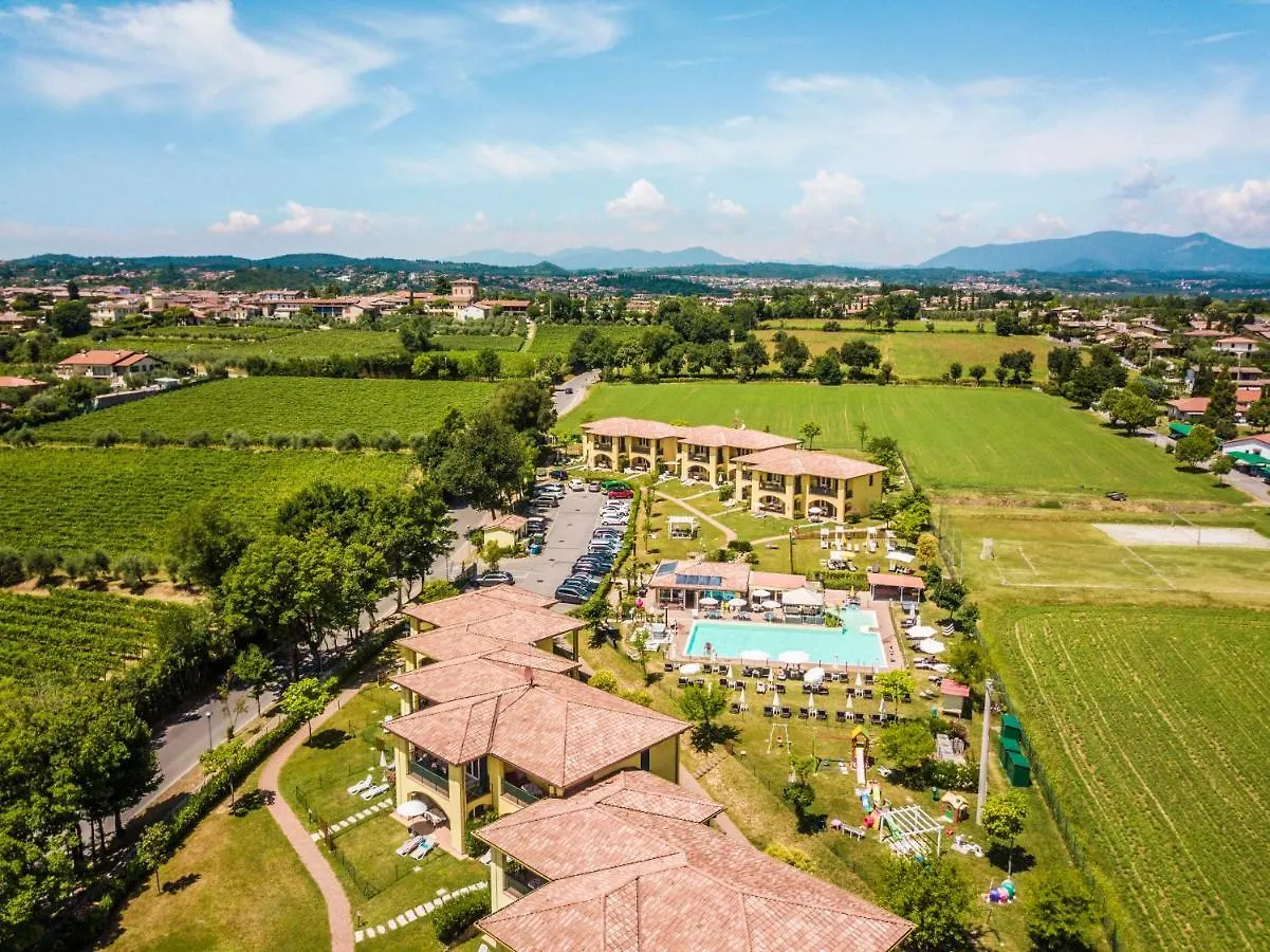 Residence Karina Moniga del Garda Ξενοδοχείο με διαμερίσματα