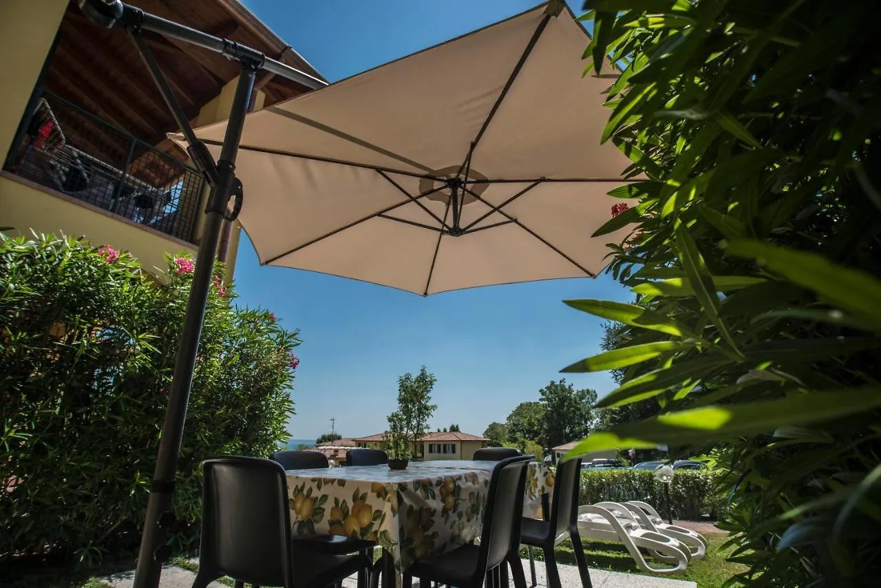 Ξενοδοχείο με διαμερίσματα Residence Karina Moniga del Garda