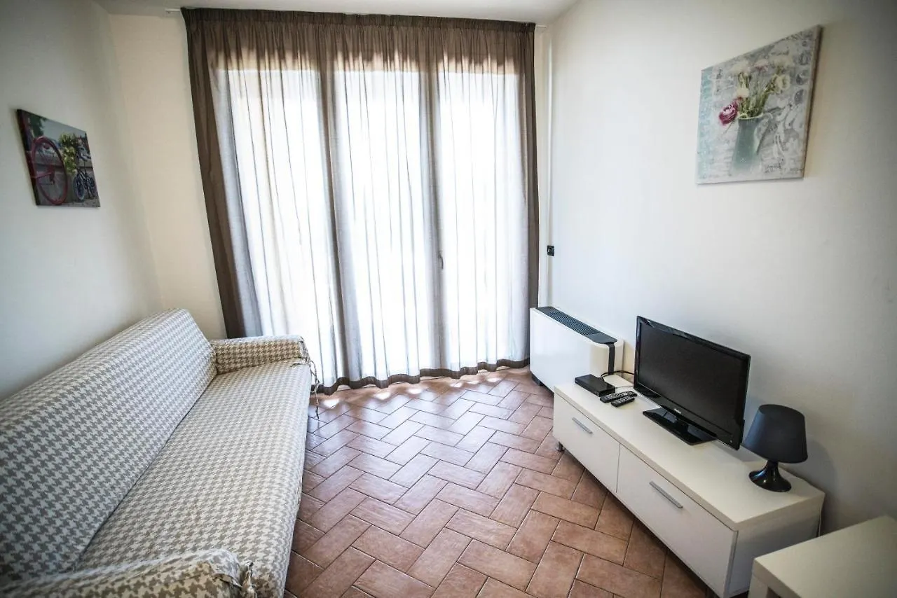 Residence Karina Moniga del Garda 2*,
