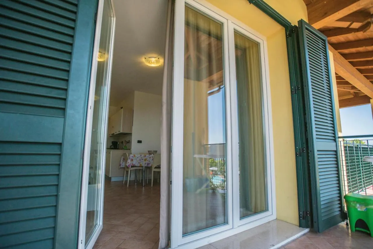 Ξενοδοχείο με διαμερίσματα Residence Karina Moniga del Garda