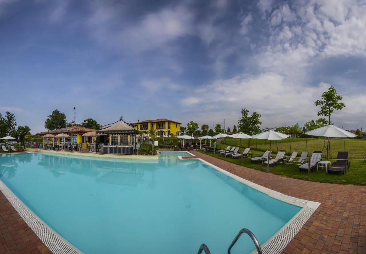 Residence Karina Moniga del Garda 2*,  Italy