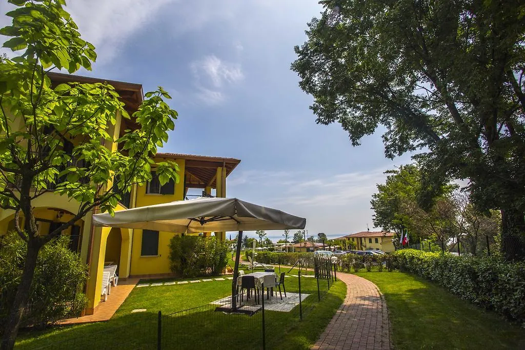Residence Karina Moniga del Garda 2*,  Italy