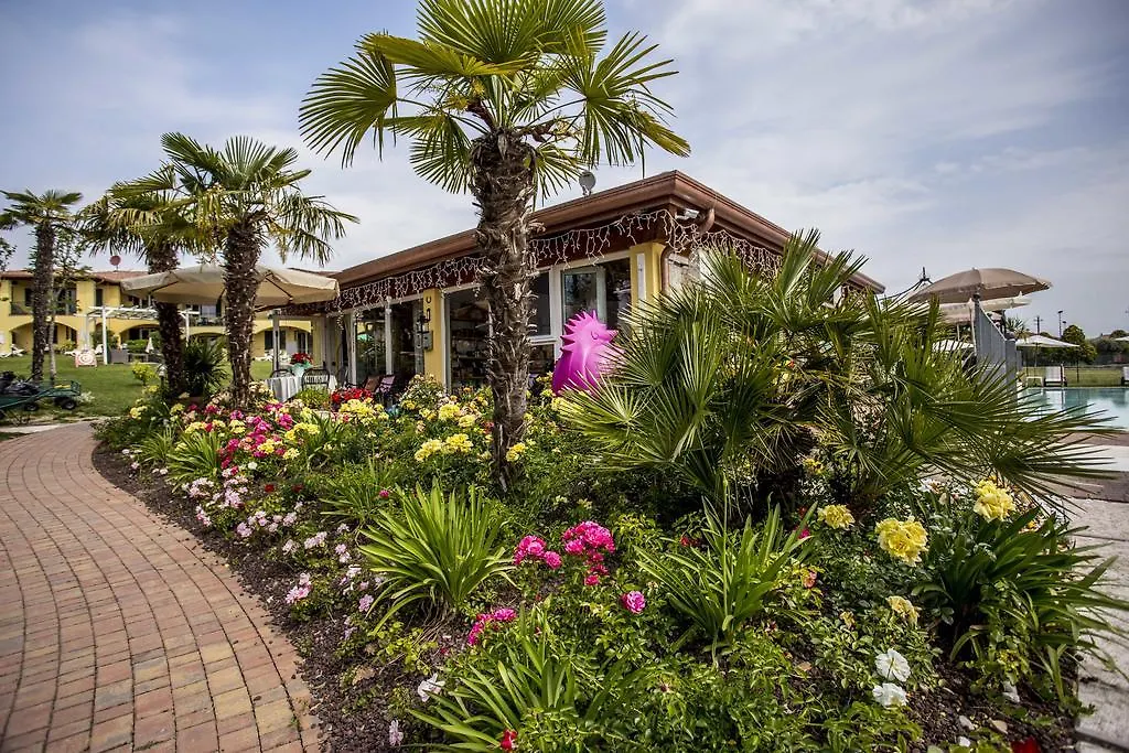 Residence Karina Moniga del Garda 2*,