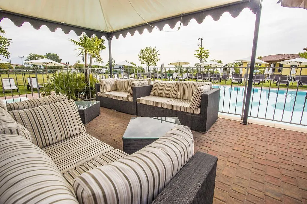 Residence Karina Moniga del Garda 2*,  Italy