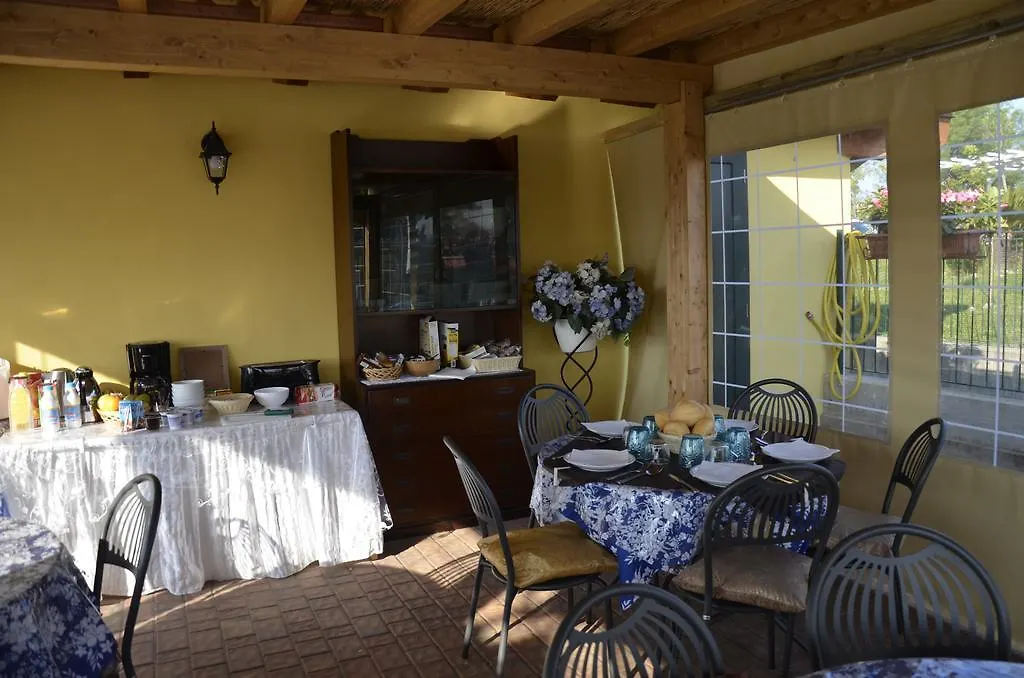 Residence Karina Moniga del Garda 2*,  Italy