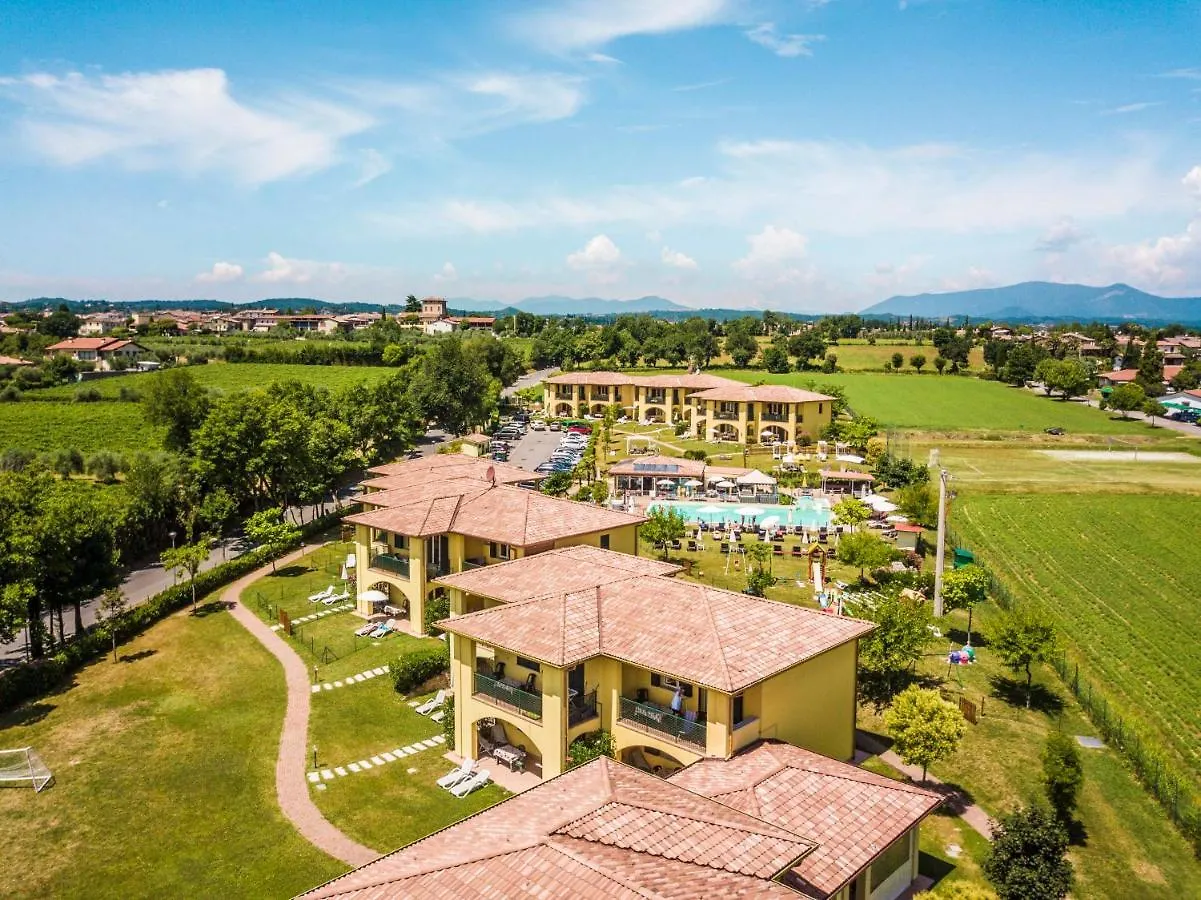 Residence Karina Moniga del Garda Aparthotel