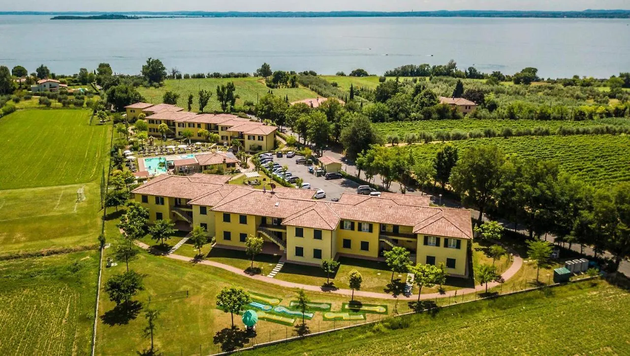 ** Aparthotel Residence Karina Moniga del Garda Italia