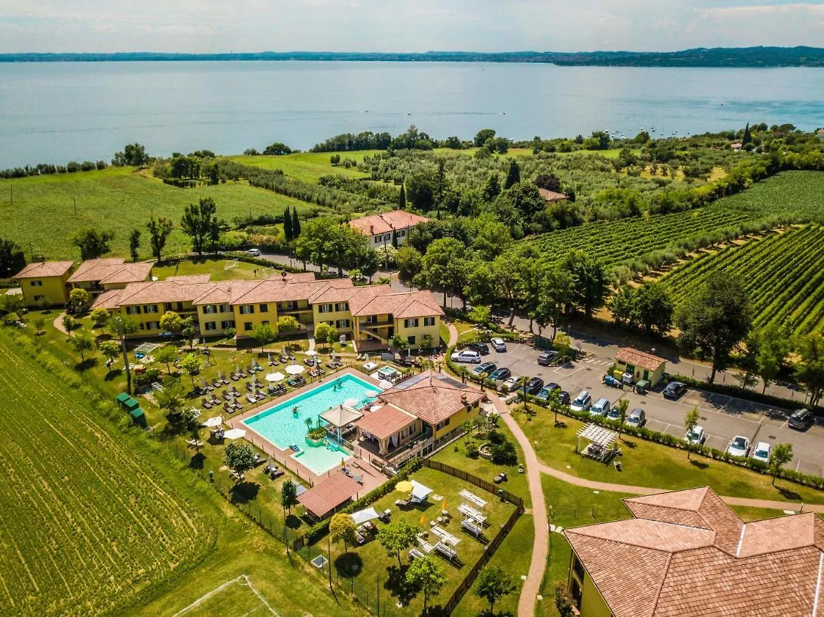 Residence Karina Moniga del Garda 2*,