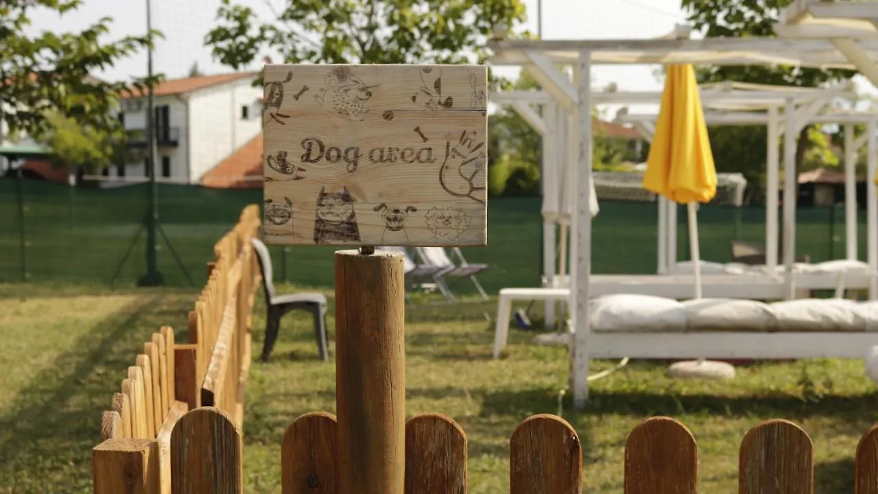 Residence Karina Moniga del Garda Italia